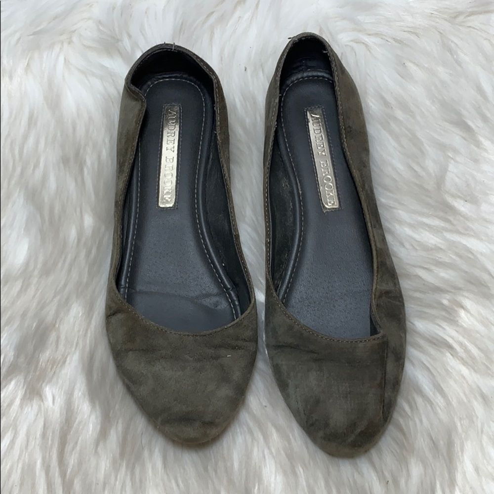 Audrey Brooke Mojito Khaki Suede Flats Sz 7 - Picture 2 of 7